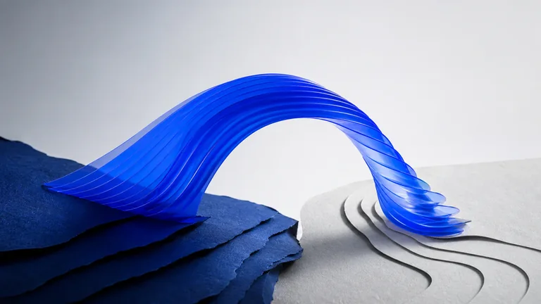 Diferença entre superfícies em uma composição escultórica azul editorial.